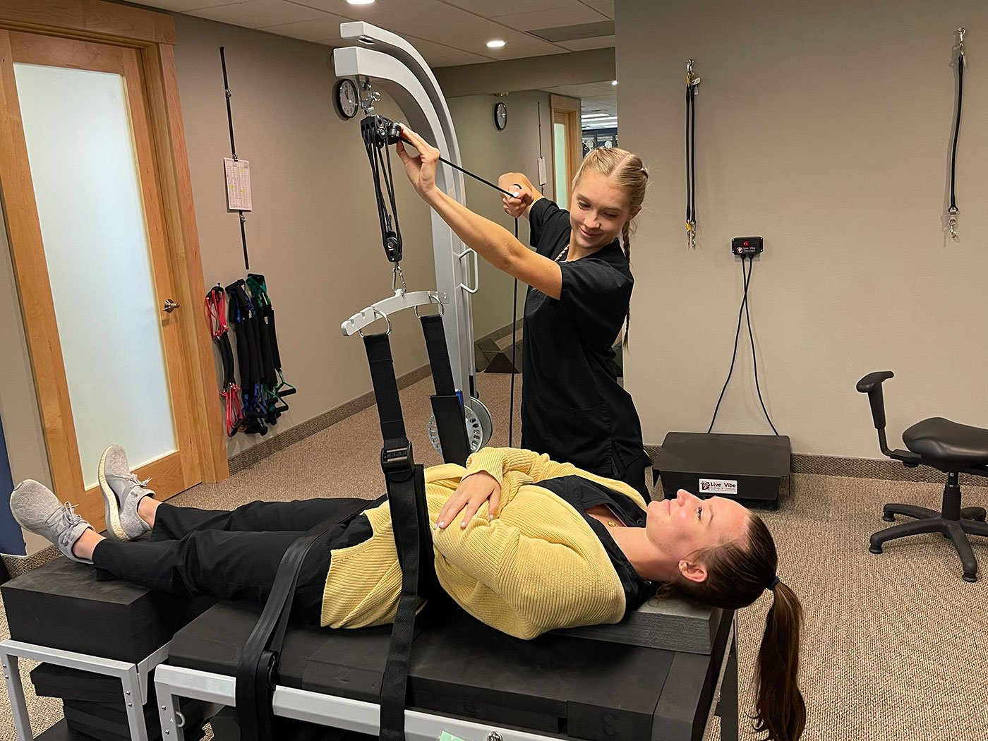 The Importance of Seeing a Physical Therapist for Herniated Disc Pain - OC  Sports and Rehab
